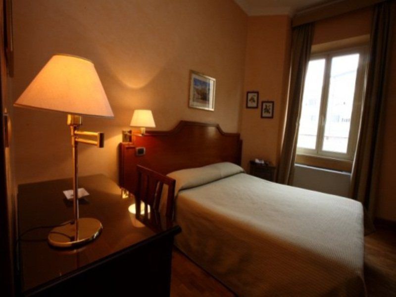 רומא Hotel Kent מראה חיצוני תמונה